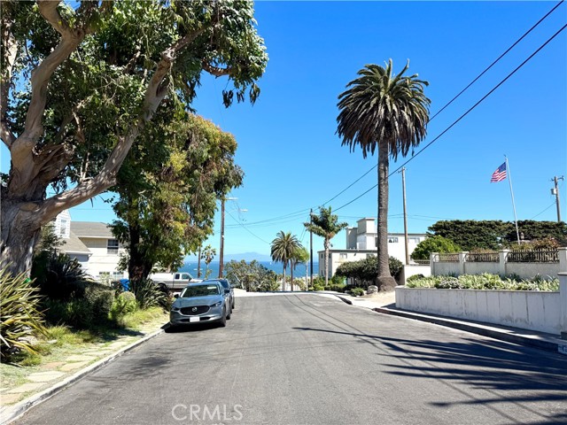 450 W 38th Street, San Pedro CA: https://media.crmls.org/medias/7a8c78bb-79e3-4d91-b406-d5ba72b9a153.jpg