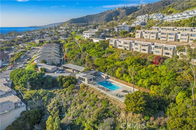 21692 Ocean Vista Drive, Laguna Beach CA: https://media.crmls.org/medias/7a8ce7a7-518b-496b-8046-4af225783632.jpg
