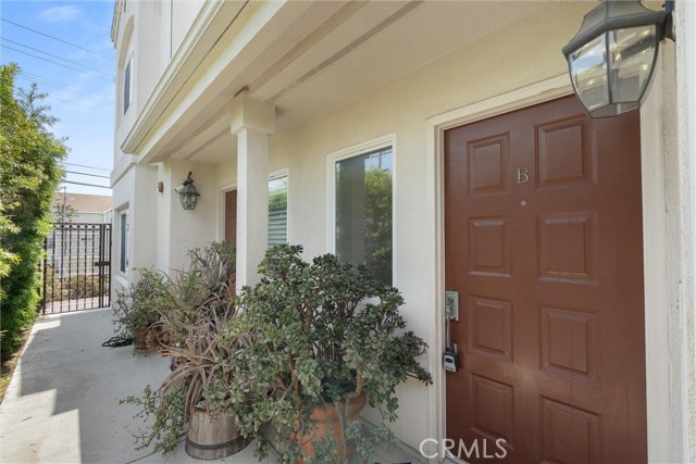 Detail Gallery Image 11 of 15 For 1529 Artesia Bld #B,  Manhattan Beach,  CA 90266 - 3 Beds | 2/1 Baths