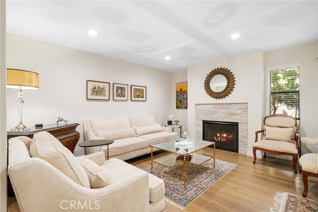 236 N Louise Street, Glendale CA: https://media.crmls.org/medias/7a8ec6d4-5a97-4f35-adad-61d0bb577345.jpg