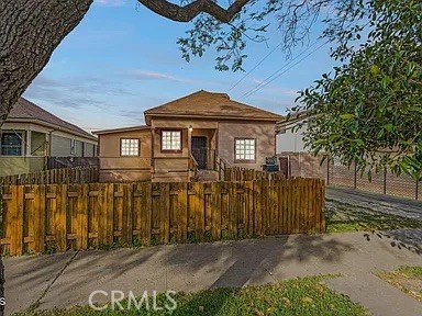 435 West 1st Street, 1 photo 3
