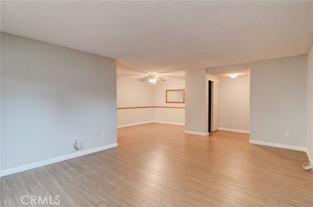 8777 Coral Springs Court, Huntington Beach CA: https://media.crmls.org/medias/7a8f622f-3778-4a79-98aa-8d66496df898.jpg
