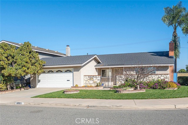 Detail Gallery Image 2 of 21 For 16362 Whittier Ln, Huntington Beach,  CA 92647 - 3 Beds | 2 Baths