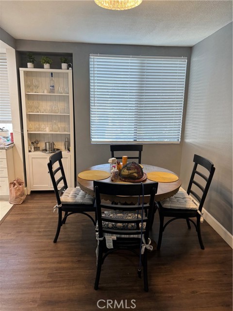 Detail Gallery Image 13 of 25 For 21720 Hart St #9,  Canoga Park,  CA 91303 - 2 Beds | 2 Baths
