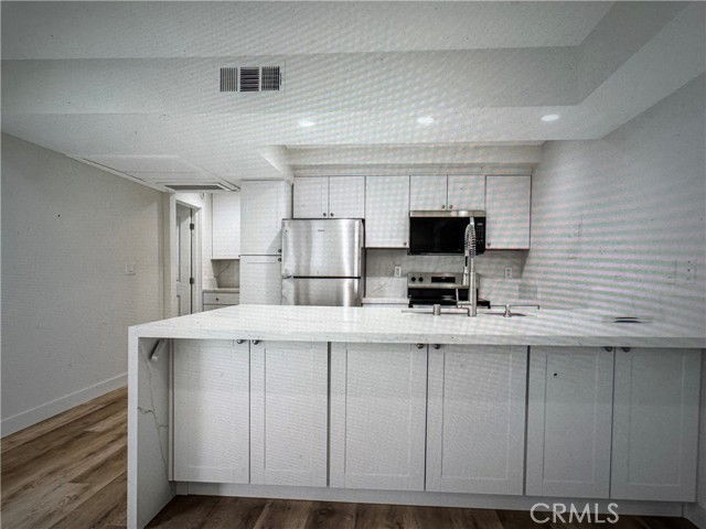 Detail Gallery Image 7 of 19 For 750 N Kings Rd #105,  West Hollywood,  CA 90069 - 1 Beds | 1 Baths