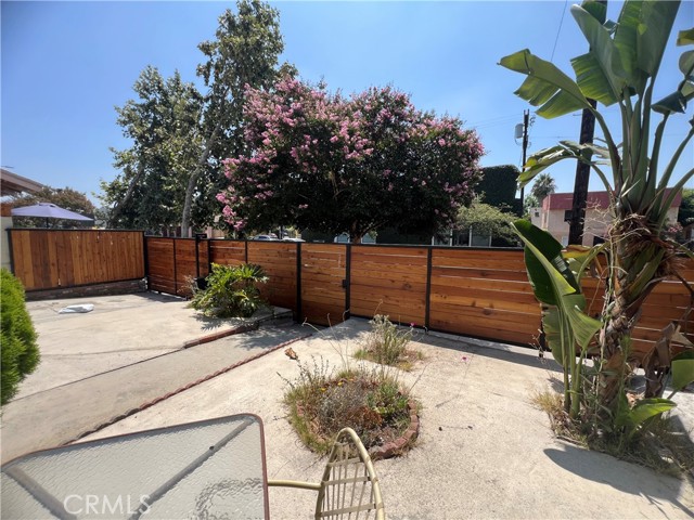 5921 York Boulevard, Los Angeles CA: https://media.crmls.org/medias/7a9093d5-0b0d-4ad0-bb92-87f559f10e3e.jpg