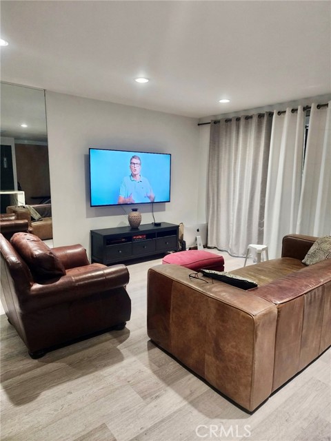 Detail Gallery Image 6 of 8 For 7309 Franklin Ave #105,  Los Angeles,  CA 90046 - 2 Beds | 2 Baths