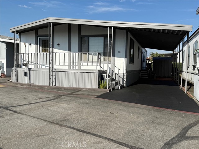 1045 N Azusa Ave, Covina CA: https://media.crmls.org/medias/7a91b110-847c-42ef-954e-35f1bc6e9aae.jpg