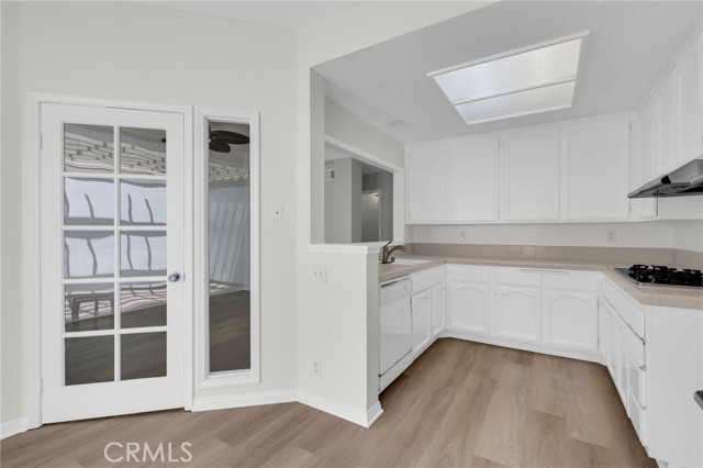 19562 Pompano Lane, Huntington Beach CA: https://media.crmls.org/medias/7a91b5ca-9b3e-45fe-a2c1-f2c8aca2f010.jpg