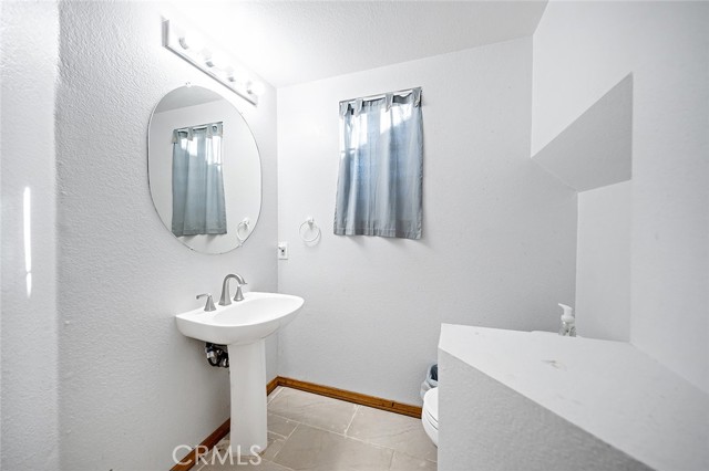 Detail Gallery Image 5 of 61 For 23805 Lake Vista Dr, Moreno Valley,  CA 92557 - 3 Beds | 2/1 Baths