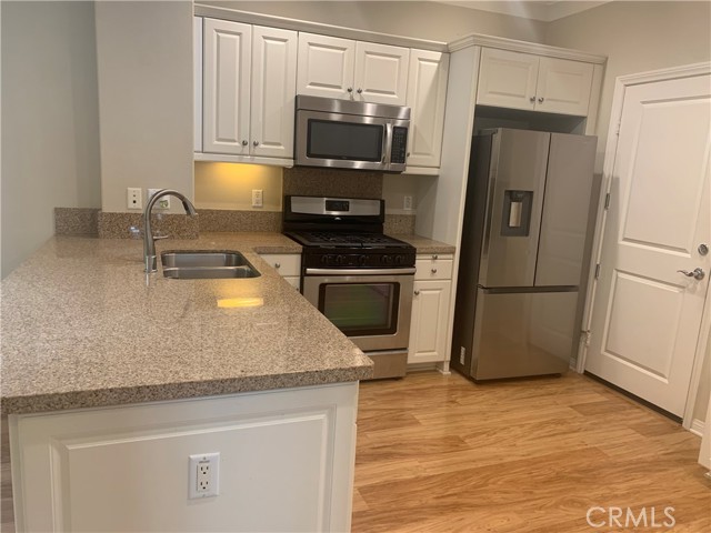 Detail Gallery Image 12 of 26 For 48 Bijou, Irvine,  CA 92618 - 1 Beds | 1/1 Baths