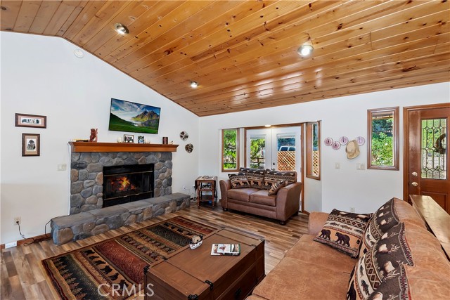 Detail Gallery Image 12 of 62 For 24355 Wabern Ct, Crestline,  CA 92325 - 4 Beds | 3/1 Baths