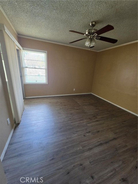 Detail Gallery Image 5 of 13 For 520 Country Club Lane, San Bernardino,  CA 92404 - 3 Beds | 1/1 Baths