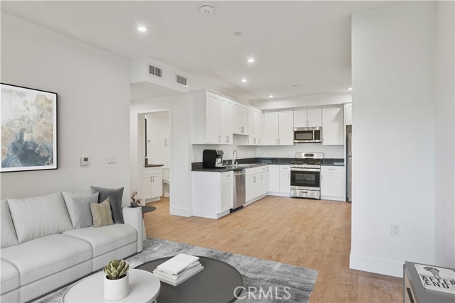 Detail Gallery Image 15 of 30 For 8750 Sepulveda Bld #310,  North Hills,  CA 91343 - 2 Beds | 2 Baths