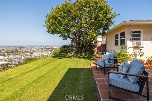 4501 Paseo De Las Tortugas, Torrance CA: https://media.crmls.org/medias/7a954dde-49b5-4f6d-96f4-77ffe98593b9.jpg
