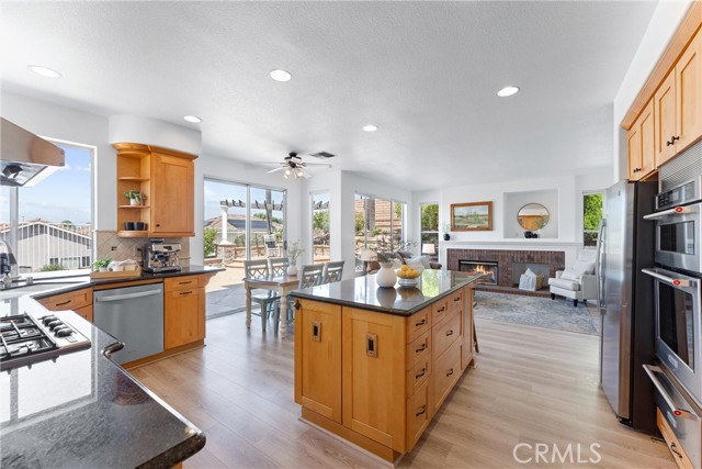 1443 Canyon Crest Drive, Corona CA: https://media.crmls.org/medias/7a9579da-523b-4ffd-b526-8311032e3776.jpg