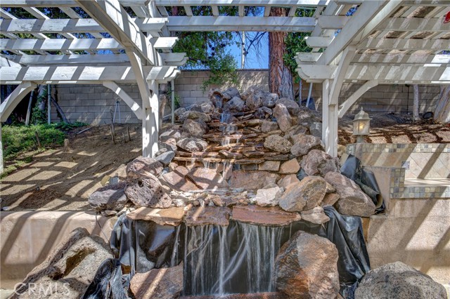 Detail Gallery Image 4 of 37 For 8034 Palm View, Riverside,  CA 92508 - 4 Beds | 4 Baths