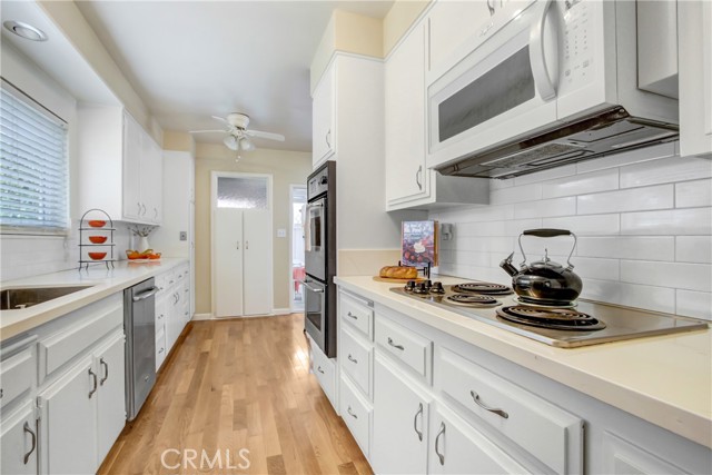 Detail Gallery Image 17 of 44 For 927 Alta Loma Dr, Corona,  CA 92882 - 4 Beds | 2 Baths