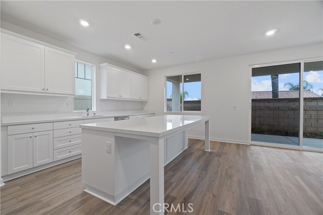 Detail Gallery Image 5 of 24 For 12776 Clifton Way, Yucaipa,  CA 92399 - 5 Beds | 3 Baths