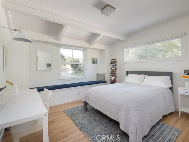 Bedroom with a window seat