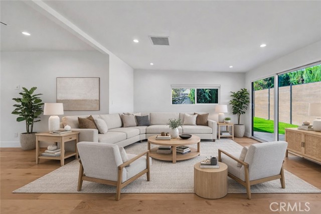 Detail Gallery Image 2 of 46 For 23635 Marylee St, Woodland Hills,  CA 91367 - 3 Beds | 2 Baths