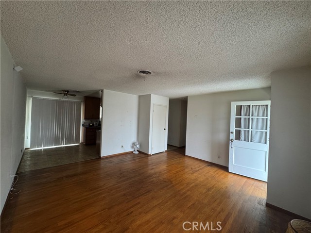 8841 Universe Avenue, Westminster CA: https://media.crmls.org/medias/7a984779-4aa0-4901-9e86-d0999864cfd8.jpg