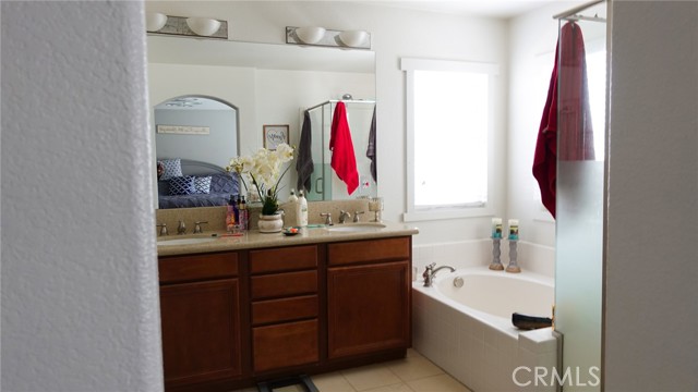 33953 Lily Road, Yucaipa CA: https://media.crmls.org/medias/7a98c4d7-6289-45c0-8493-0355069ce94a.jpg