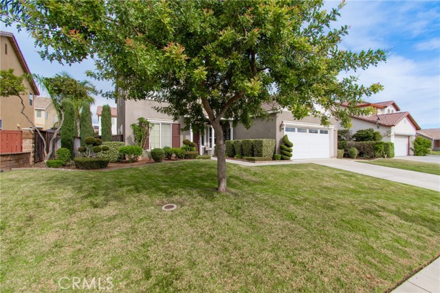 Detail Gallery Image 4 of 59 For 27204 Big Horn, Moreno Valley,  CA 92555 - 4 Beds | 4 Baths