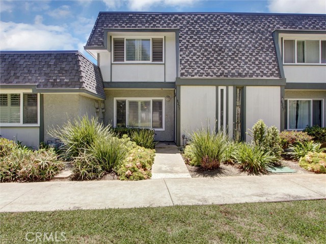 Detail Gallery Image 2 of 21 For 8271 Cape Horn Dr, Huntington Beach,  CA 92646 - 2 Beds | 1/1 Baths