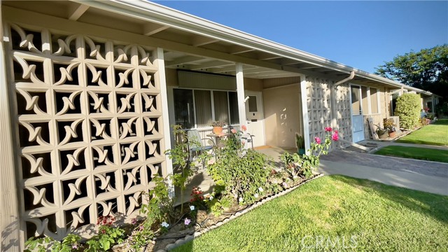 Detail Gallery Image 1 of 1 For 1271 Kenwood Rd 163e,  Seal Beach,  CA 90740 - 1 Beds | 1 Baths