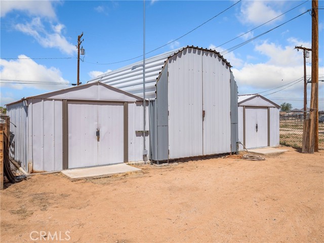 Detail Gallery Image 2 of 35 For 14060 Osage Rd, Apple Valley,  CA 92307 - 3 Beds | 2 Baths