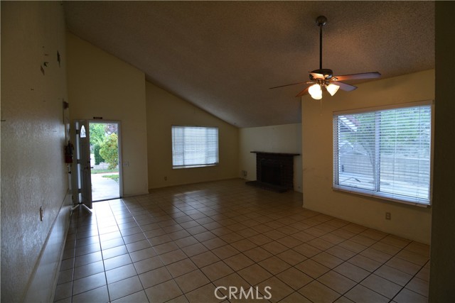 340 Calle Caballeros, Walnut CA: https://media.crmls.org/medias/7a9b49d0-4f87-45fa-917d-20e1374de443.jpg