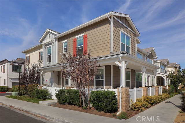 Detail Gallery Image 1 of 36 For 111 Red Brick Dr #1,  Simi Valley,  CA 93065 - 3 Beds | 2/1 Baths