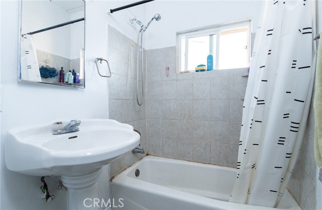 Detail Gallery Image 17 of 27 For 808 Lewiston St, Duarte,  CA 91010 - 3 Beds | 2 Baths