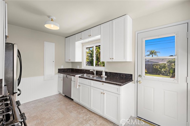 Detail Gallery Image 10 of 26 For 211 Trafalgar Ln, San Clemente,  CA 92672 - 2 Beds | 1 Baths