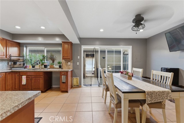 Detail Gallery Image 12 of 44 For 8901 Serapis #24,  Downey,  CA 90240 - 3 Beds | 3 Baths