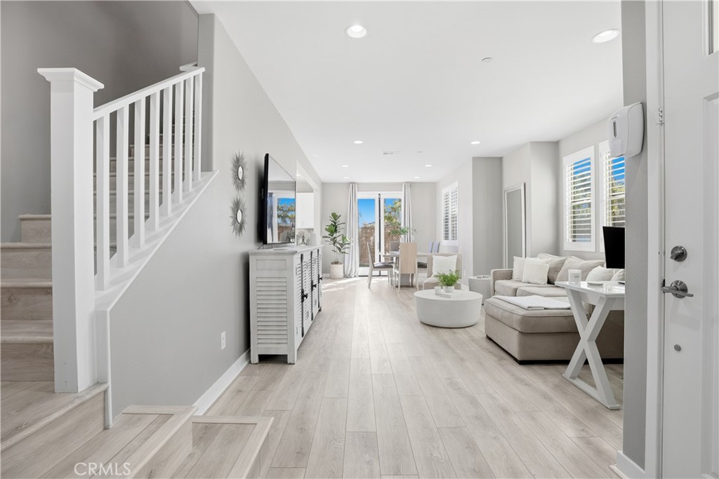 MLS #OC25269720 image #9