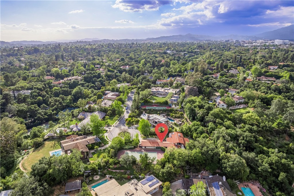https://media.crmls.org/medias/7a9e2ef9-ed94-4c10-be80-d115f0980fbb.jpg?preset=X-Large