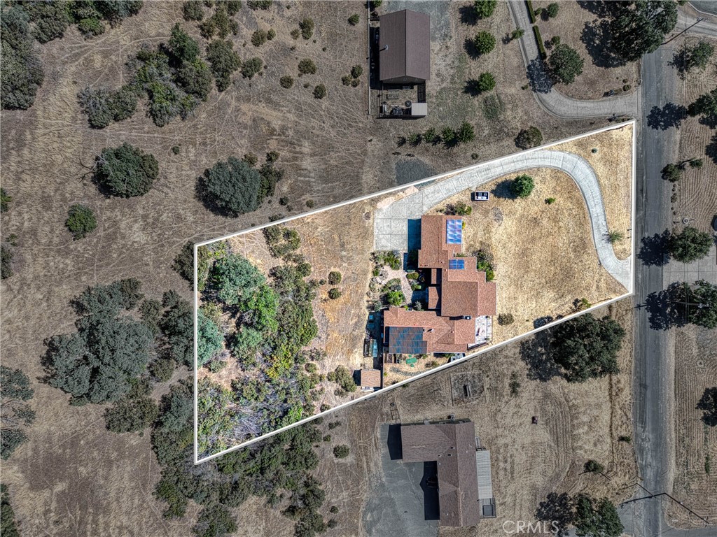 https://media.crmls.org/medias/7a9e825b-58d4-42cd-adbc-9e3203a70fd7.jpg?preset=X-Large