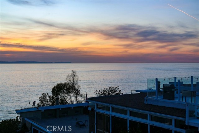 32051 Pacific Coast Highway, Laguna Beach CA: https://media.crmls.org/medias/7a9ebd84-7440-4694-9437-cdfd69959d25.jpg