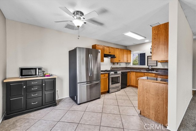 Detail Gallery Image 5 of 42 For 6614 Mojave Rd, Twentynine Palms,  CA 92277 - 4 Beds | 2 Baths
