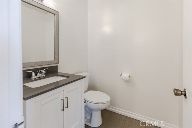 Detail Gallery Image 15 of 40 For 10504 Sunland Bld #5,  Sunland,  CA 91040 - 2 Beds | 1/1 Baths