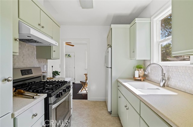 438 W 6th Avenue, Chico CA: https://media.crmls.org/medias/7a9f479a-fc63-4251-aad7-98410d9c4001.jpg