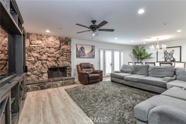 Detail Gallery Image 9 of 36 For 18915 Cantara St, Reseda,  CA 91335 - 3 Beds | 2 Baths
