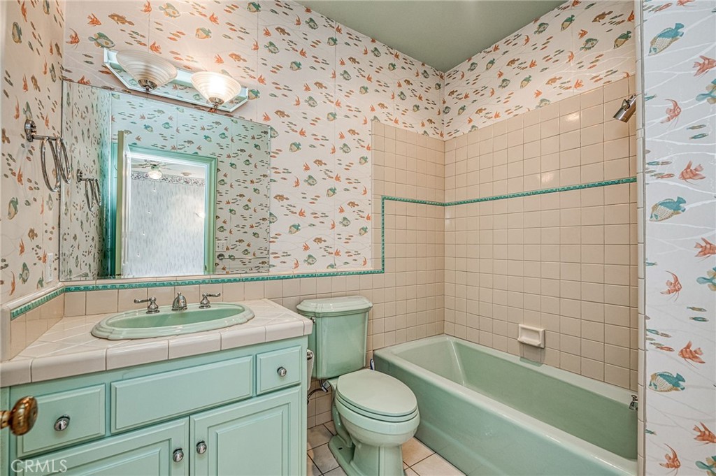 https://media.crmls.org/medias/7aa130d3-1c6d-43a9-9a3e-a1b8074b75d8.jpg?preset=X-Large