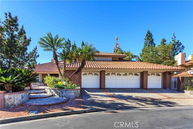 1025 S Via De Rosa, Anaheim Hills, CA 92807