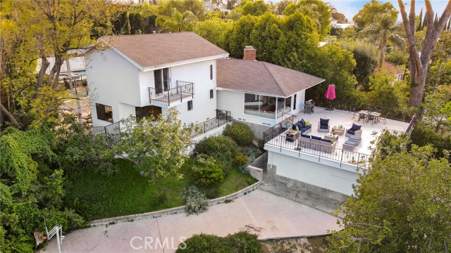 5187 Llano Drive, Woodland Hills CA: https://media.crmls.org/medias/7aa1a1e4-d079-4c19-9968-632aeb963e4b.jpg
