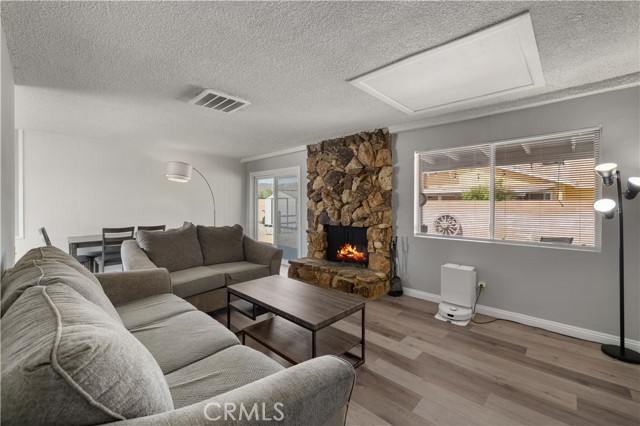 Detail Gallery Image 7 of 36 For 42707 52nd St, Lancaster,  CA 93536 - 3 Beds | 2 Baths