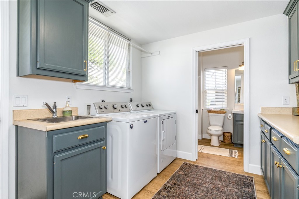 1307 Crown Way