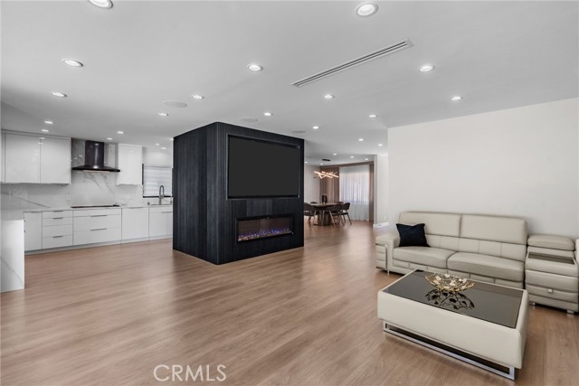 16810 Adlon Road, Encino CA: https://media.crmls.org/medias/7aa34bb3-d2dc-4e99-b6e2-8e4471649731.jpg